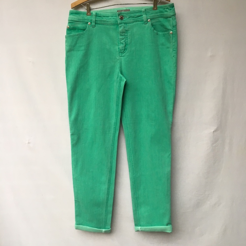 NWT Chico’s So Slimming Green Jeans. Sz 2. (12-14)